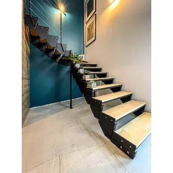 Schodiště Stavebnicové schody TLC Asta - stupeň buk - Černá RAL9005, interiérové modulové schodiště