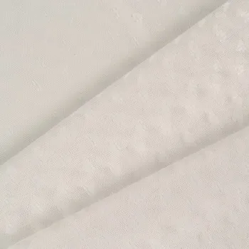 Tyl srdíčka na bílé