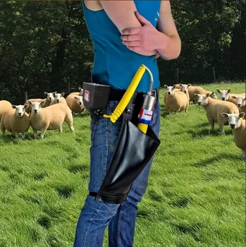 Úprava srsti hospodářského zvířete Profesionální stříhací strojek Horner Rambo QuickDraw na ovce, dobytek s baterií na opasku