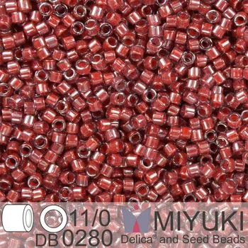 Korálek Korálky Miyuki Delica 11/0. Barva Cranberry Lined Crystal Luster DB0280. Balení 5g.
