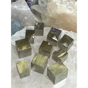 Pyrit krystal - menší