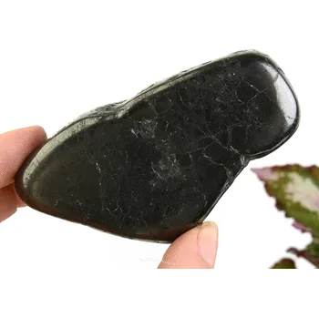 Přírodní kámen Šungitový hladký kámen Rusko 103g
