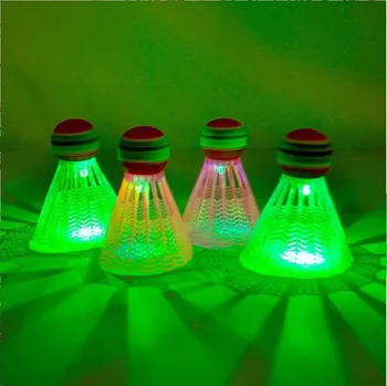 Badmintonový košíček Badmintonové míčky - svítící barevné