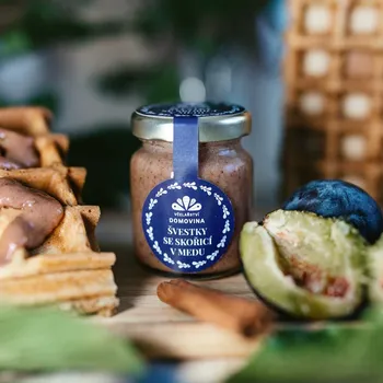 Včelařství Domovina Švestky se skořicí v medu Hmotnost: 75 g