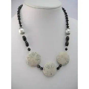 Náhrdelník Náhrdelník howlit s perlami