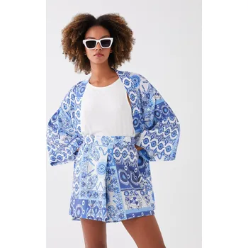 Dámské kraťasy LC Waikiki Lcw Casual Dámské kraťasy s elastickým pasem a vzorem LC Waikiki modrá 2383886