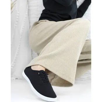 Dámské tenisky Prety Černé plátěné tenisky 11021-1B.WH Velikost: 38