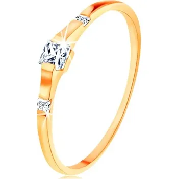 Prsten Zlatý prsten 585 - tři čiré zirkonové čtverečky, lesklá a hladká ramena - Velikost: 56