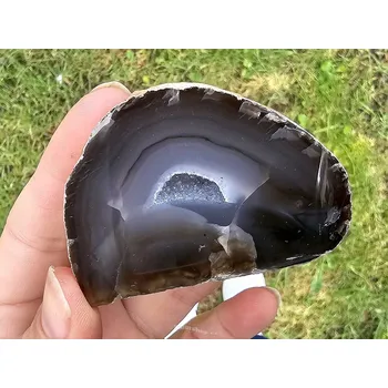 Přírodní kámen Achátová geoda s dutinkou 114g z Brazílie