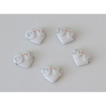 Svatební dekorace Malovaná srdíčka holubičky se samolepkou