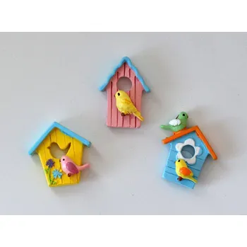 Pro ptáka Malovaná ptačí budka se samolepkou RŮŽOVÁ