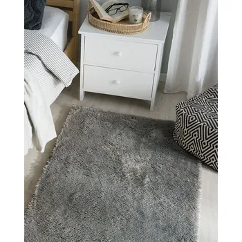 Koberec Světle šedý koberec 80 x 150 cm Chlupatý s příjemným faktorem. Všívaný do čtvercového tvaru. Klasický Beliani