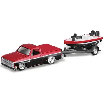 Hračka 1:64 Maisto Design Tow+Go Chevy 1500 & Trailer w/ Boat