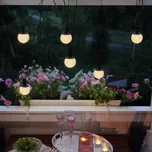 STAR TRADING Kombinace solárního světelného řetězu LED, 6 světel, IP44, plast - Přívodní vedení 2 m, rozteč žárovek 1 m, celková délka 7 m, Ø jedné koule 6,5 cm, výška zemních hrotů 12 cm černá, opálová 6 x LED - Doprava zdarma