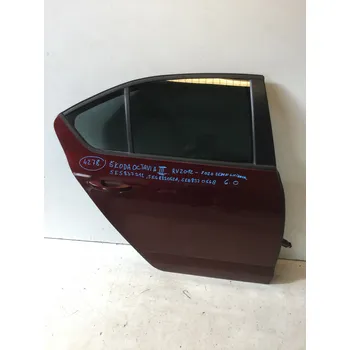 Dveře karosérie Pravé zadní dveře Kompletní Škoda Octavia III RV 2013-2017 Sedan 5E5833312 5E5833052A 5E5833056B