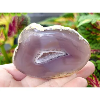 Přírodní kámen Achát šedý geoda s dutinkou 142g (Brazílie)