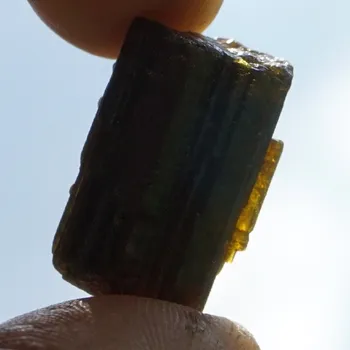 Přírodní kámen Turmalín verdelit surový (122), , skladem