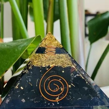 Orgonitová pyramida se šungitem 70 mm Orgonia