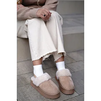 Dámská obuv XTI pantofle s kožešinou 143488 béžová 37