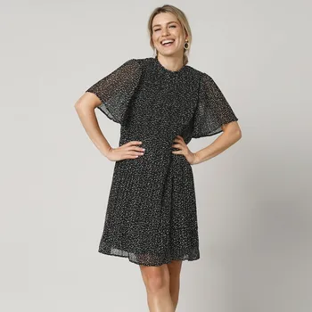Dámské šaty Voálové plisované šaty s potiskem puntíků černá/bílá 38