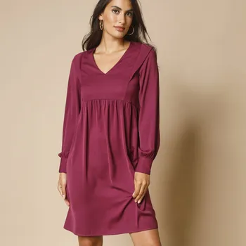 Dámská móda Krátké šaty s volánovými rameny, jednobarevný krep bordó 42