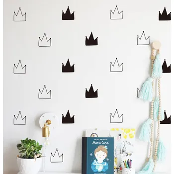 Samolepící dekorace Funlife Samolepky do dětského pokoje černobílé korunky 6 x 7 cm
