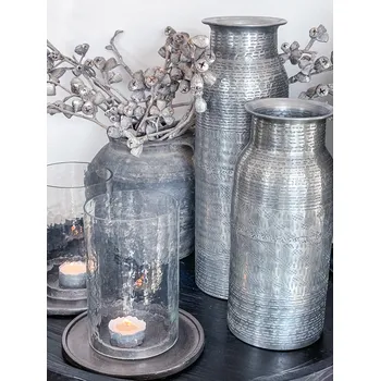 Váza Váza tepaná S-M Velikost: výška cca 26 cm, průměr cca 12 cm