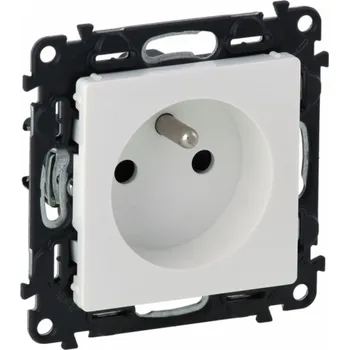 Elektroinstalační materiál Legrand Vaela 2p+s bílou (753181)