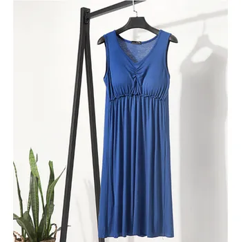 Dámská noční košile Bavlněná a velice pohodlná dámská noční košilka s všitou podprsenkou Barva: královská modrá