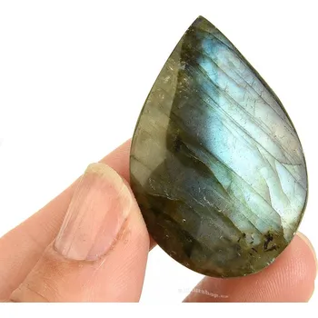 Přírodní kámen Labradorit mugle s barevnými odlesky 18g