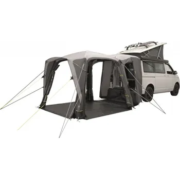 Stan Stan v zádi vozu Outwell Linnburg Air Rear