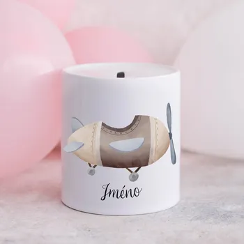 Pokladnička Domovi Bílá keramická pokladnička se jménem a letadýlkem 9cm