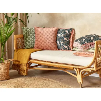 Dekorativní polštářek Dekorativní polštář růžový sametový 45 x 45 cm diamantový vzor blokový tisk bytový doplněk Beliani