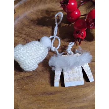 Vánoční dekorace Vánoční dekorace dřevěná svetr s čepicí č. 2 přírodní