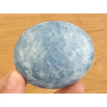 Přírodní kámen Kalcit modrý leštěný z Madagaskaru 173g