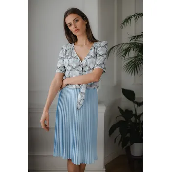 Dámská halenka Krátká jednoduchá halenka s výstřihem do V L081 Barva: Krémová, Velikost: XL