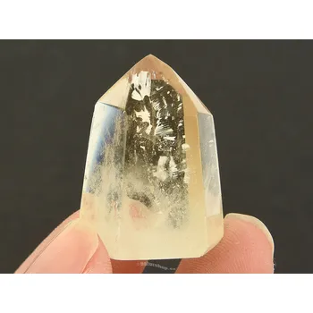 Přírodní kámen Záhněda světlá špice mini z Madagaskaru 18g