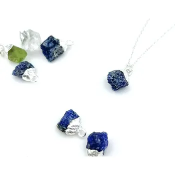 Náhrdelník Stříbrný náhrdelník se surovým Safírem Délka řetízku: 60cm, Typ řetízku: Cable ( jednoduchý )