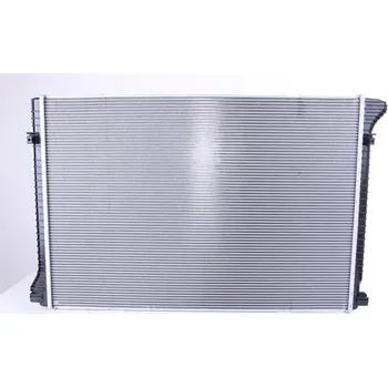 Motor automobilu Chladič, chlazení motoru NISSENS 606704