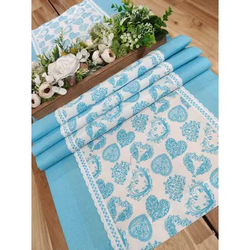 ubrus Běhoun - zdobená srdce tyrkysová