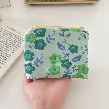 Peněženka Drobná dámská peněženka se zipem - 12