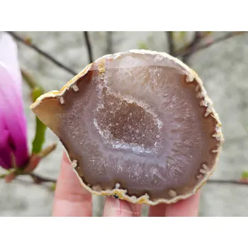 Přírodní kámen Geoda s dutinkou z achátu 187g (Brazílie)