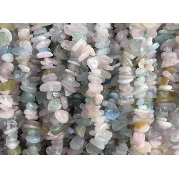 Dětské navlékací korálky Morganit zlomky 4 - 8 mm, návlek 70 cm