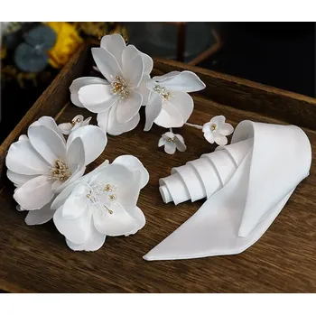 Souprava šperků B-TOP Slavnostní set do vlasů White Flowers