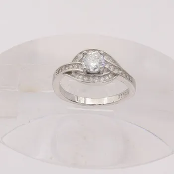 Prsten Stříbrný prsten s kamenem