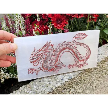 Bílý selenit obdélník čínský drak cca 20cm