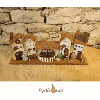 Vánoční dekorace Domečky vesnička na podstavci (Dřevěná vesnička z domečků )