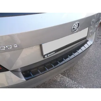 Tuning Práh pátých dveří s výstupky, černý lesklý "klavírlak" - Škoda Fabia III. Limousine (Exteriér - Škoda Fabia III.)