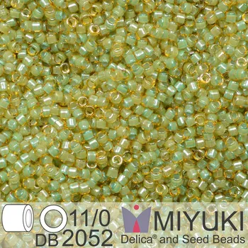 Korálek Korálky Miyuki Delica 11/0. Barva Luminous Asparagus Green DB2052. Balení 5g