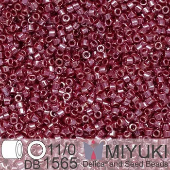 Korálek Korálky Miyuki Delica 11/0. Barva Opaque Currant Luster DB1565. Balení 5g.